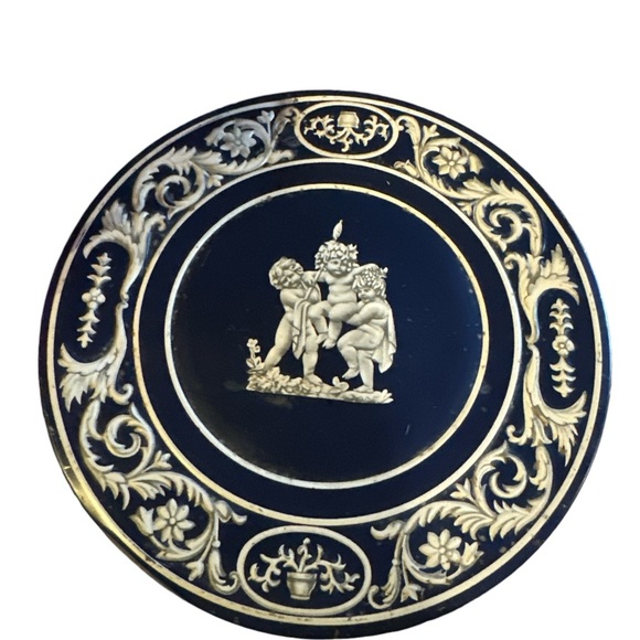 Cherub Inspired Tin by Josiah Wedgwood & Sons Vintage! See Pics & Description - Picture 1 of 9